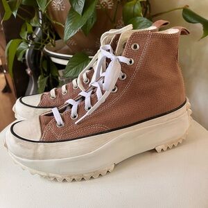 Women’s size 10.5 Men’s 9 Run Star Hike Platform Converse